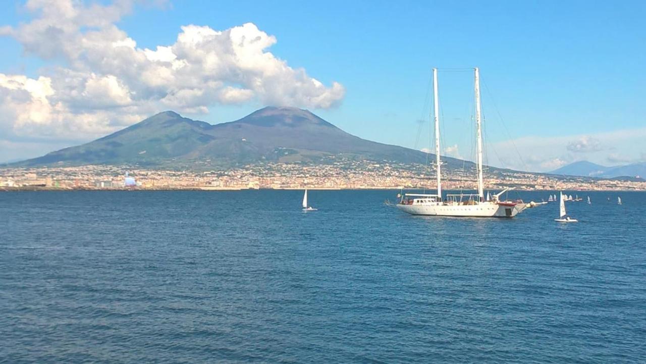 Bed and Breakfast Napoli Storia E Mare Экстерьер фото